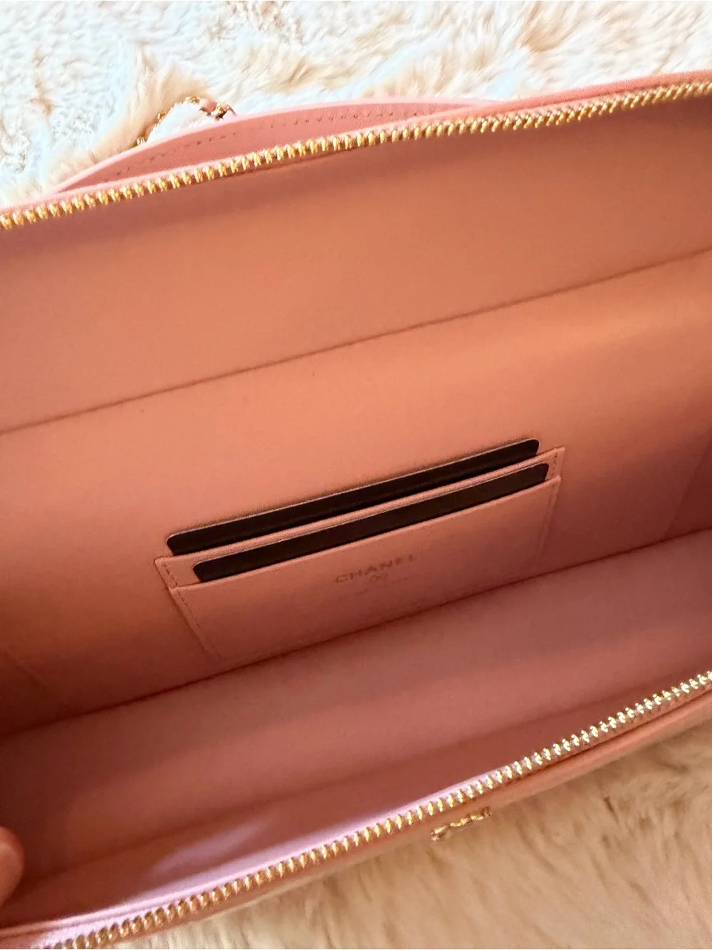 RARE NEW Chanel 26B Pink Embossed Croc Large 25cm Slim Vanity